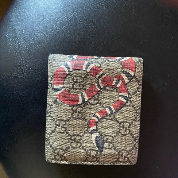 Gucci snake coin wallet - Picture 2 of 7